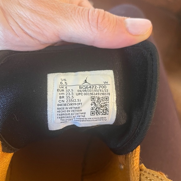 Womens Air Jordan 1 Mid " Chutney" - Picture 3 of 6